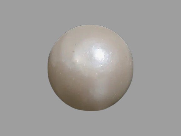South Sea Pearl seller in Kolkta by Divine Gems